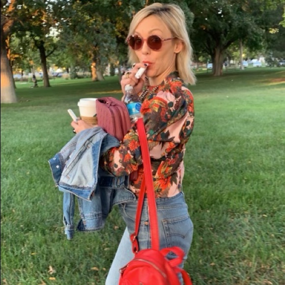 Meet your Posher, Brette - Picture 2 of 2